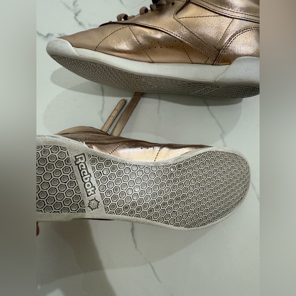 Rebook Women’s Gold Hi-Top Sneakers, Size 8 - Picture 6 of 6